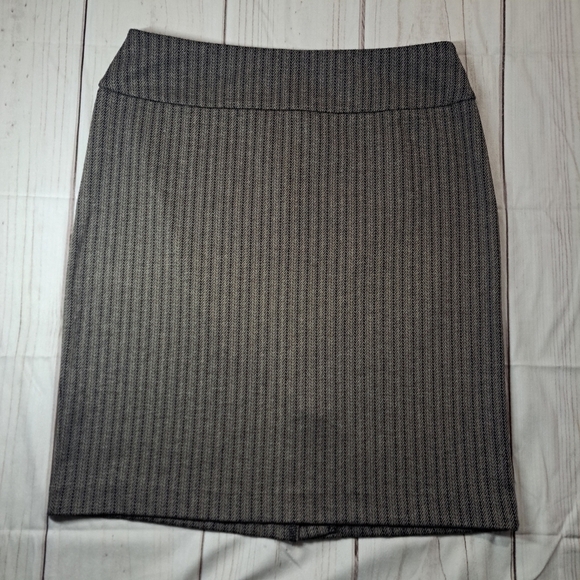 New York And Company Womens Herringbone Striped Stretch Straight Skirt Sz M - Picture 1 of 10